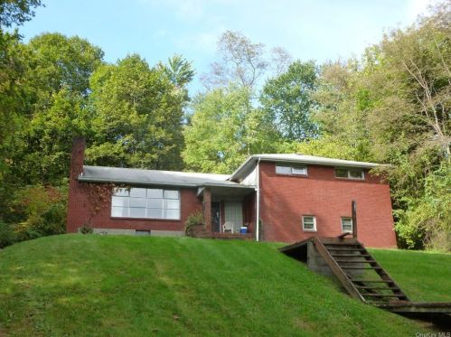 2001 Route 9d, New Hamburg, NY 12590-5774