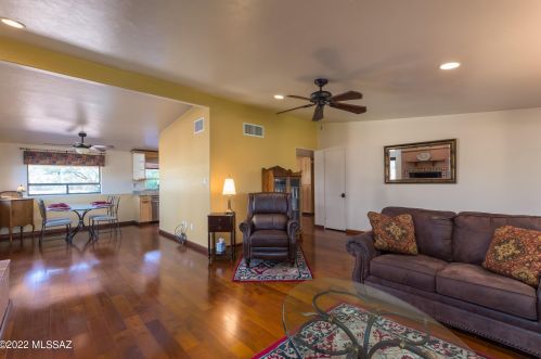 140 Montecello Ct, Tucson AZ exterior