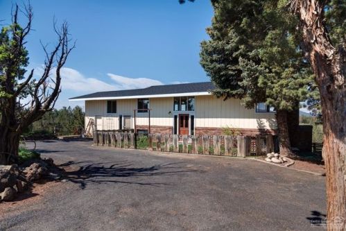 1585 35th St, Eagle Crest, OR 97756-7838