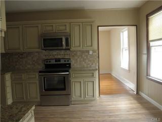 425 Courtland Ave, Bridgeport CT  06605-3351 exterior
