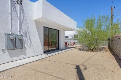 1121 11th St, Phoenix AZ 85006-2744 exterior