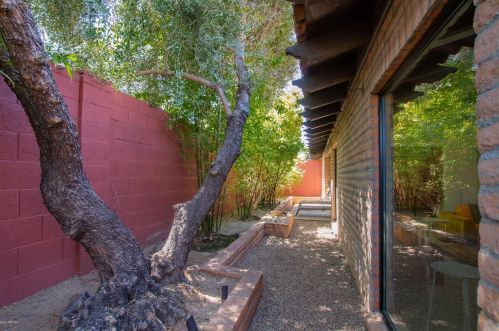 6825 18th St, Phoenix AZ  85042-5706 exterior