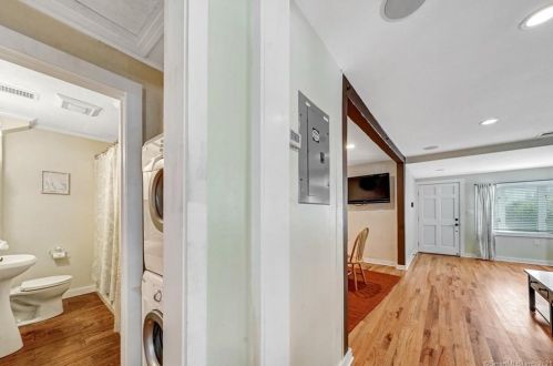 12 Sperry St, Milford CT  06460-7938 exterior