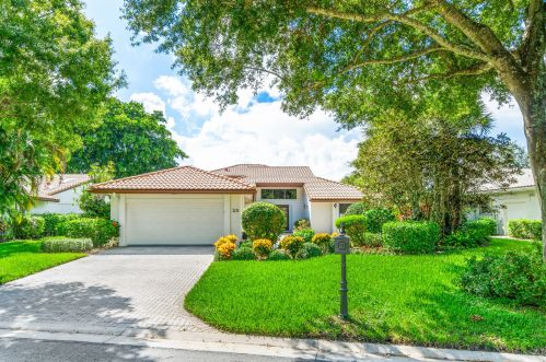 25 Bristol Ln, Boynton Beach, FL 33436-7412