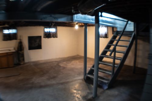 420 Lawnview Ave, Springfield OH 45505-2815 exterior