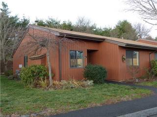 541 Asbury Rdg, Huntington, CT 06484-4878