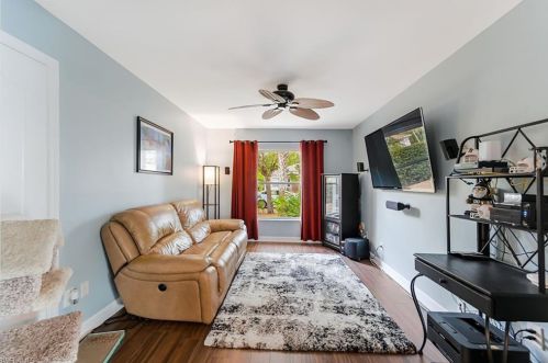 247 Stanhope Cir, Naples FL 34104-0810 exterior