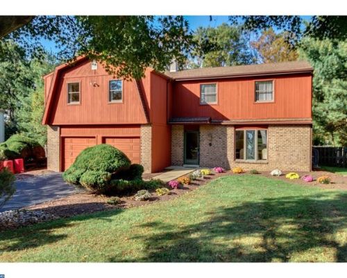 16 Ann Dr, Southampton, PA 18954-1606