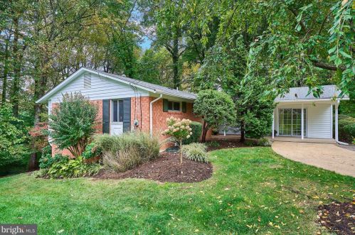 8414 Derby Ct, Springfield, VA 22151-1508