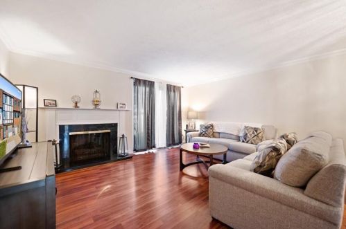 213 Greenwood Dr, Canonsburg, PA 15317-2273