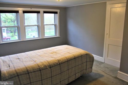 4603 Naamans Creek Rd, Boothwyn PA  19060-2214 exterior
