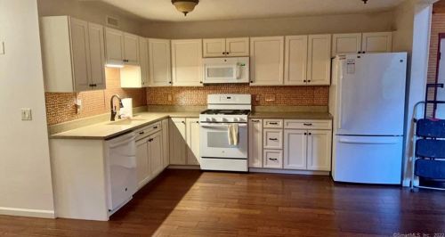 663 Beach Pond Rd, Norwich, CT 06384-2006