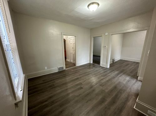 3321 26th St, Milwaukee, WI 53215-4821