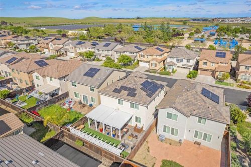 5284 Gramercy Cir, Fairfield CA  94533-6680 exterior