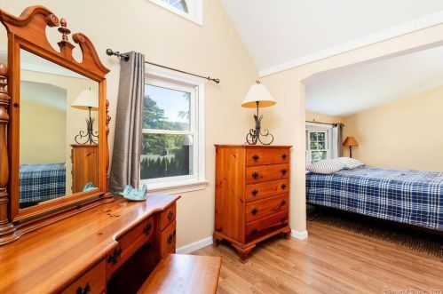 1 Bch Dr, Danbury CT  06812-3425 exterior