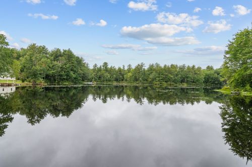 14 Lakeview Ln, Northwood, NH 03261-3336