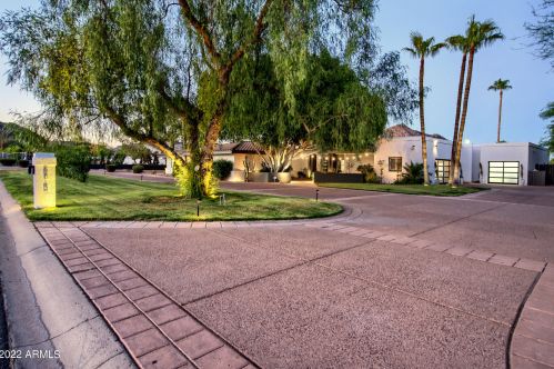 6815 46th St, Scottsdale, AZ 85253-3220