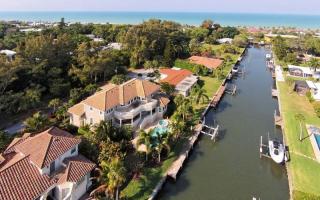 593 Kingfisher Ln, Longboat Key FL  34228-2611 exterior