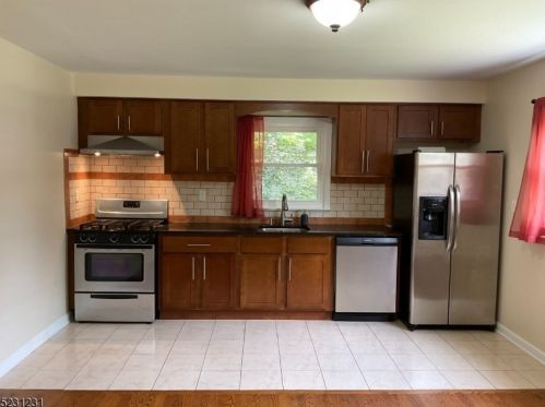 91 Kline Blvd, Berkeley Heights NJ  07922-1315 exterior