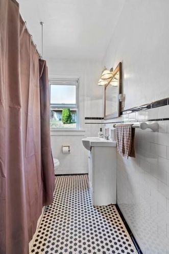 3112 Elroy Ave, Pittsburgh PA 15227-2825 exterior