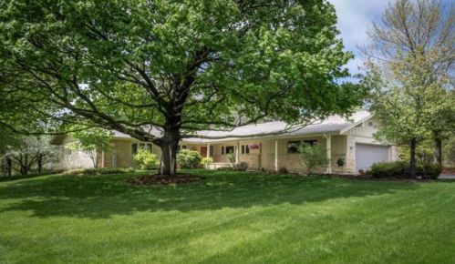 2750 County Line Rd, Thiensville, WI 53092-5352