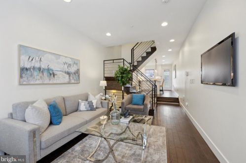 1436 Colorado St, Philadelphia, PA 19146-4733