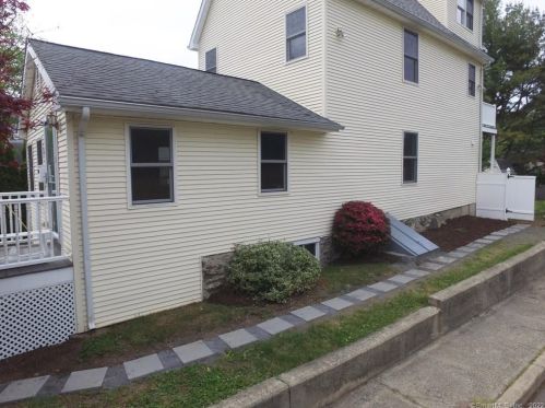 79 Botsford Ave, Milford CT  06460-5852 exterior