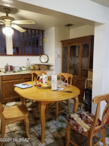 3502 Sylvane St, Tucson, AZ 85713-2424