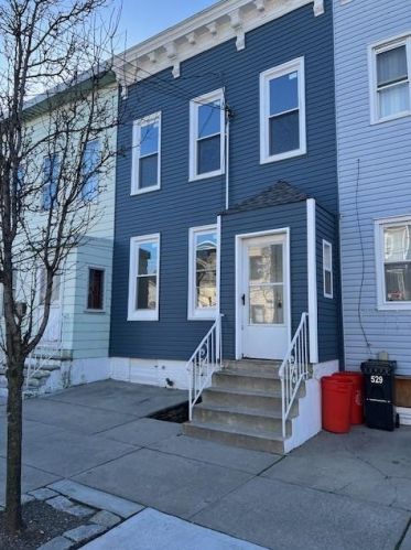527 6th St, Union City, NJ 07087-2805
