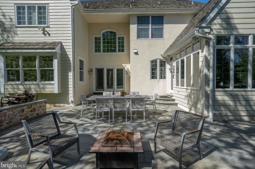 315 Blackburn Dr, Berwyn PA  19312-2801 exterior