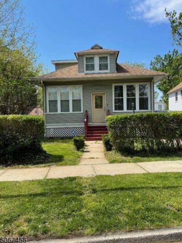 606 Chandler Ave, Roselle, NJ 07203-2120