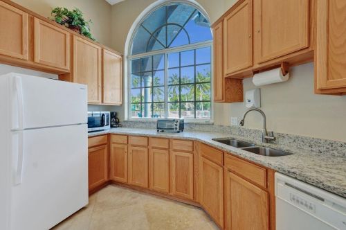 8670 Pine Cay, West Palm Beach FL  33411-5538 exterior