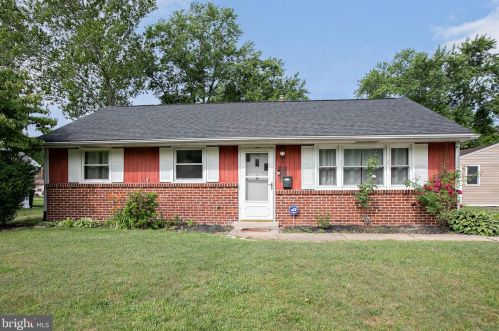 121 Hannold Blvd, West Deptford, NJ 08096-1827