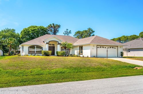 1026 Blossom Dr, Sebastian FL  32958-5110 exterior