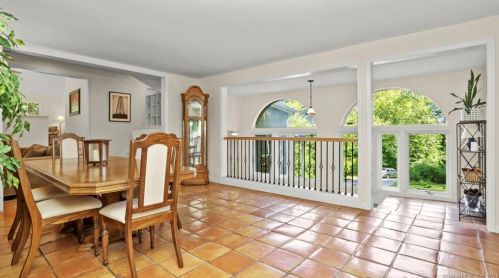 38 Candle Hill Rd, Danbury CT  06812-2414 exterior