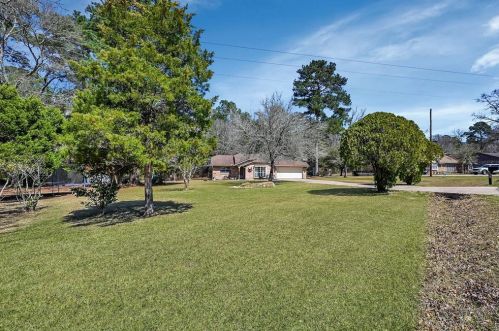 139 Red Oak Ln, Conroe, TX 77304-2522
