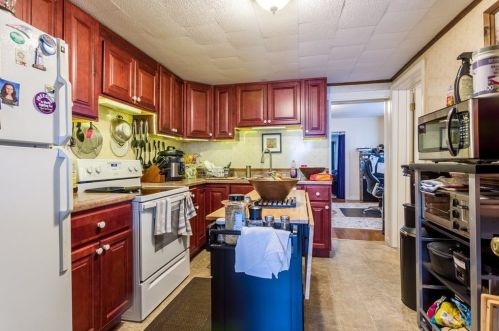 9 Pleasant St, Ware MA  01082-1217 exterior