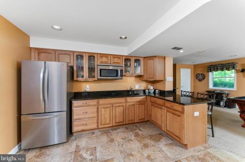 10085 Fox Hound Dr, Nokesville VA  20181-1431 exterior