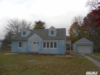19 Arthur Ave, Canaan Lake NY  11772-1834 exterior