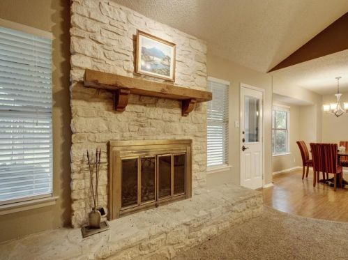 909 Garden Meadow Dr, Georgetown TX  78628-2947 exterior