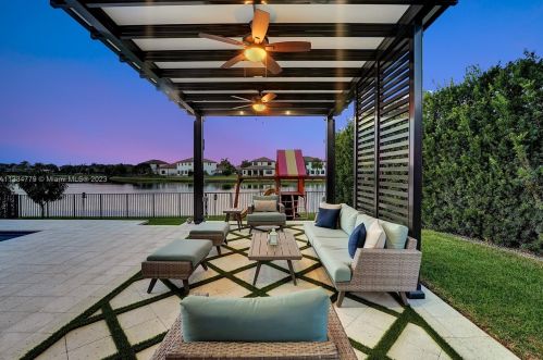 8297 28th St, Hollywood FL  33024-3187 exterior