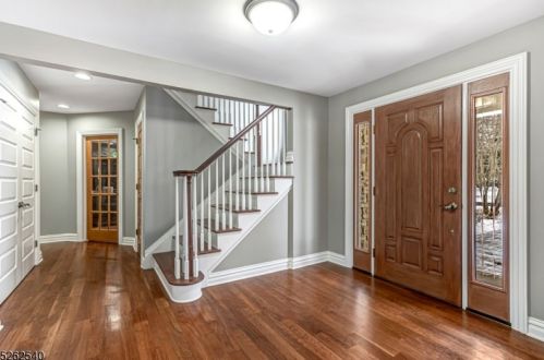 110 Willow Dr, Bedminster, NJ 07921-2668