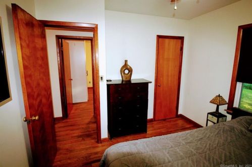 99 Laurel Hill Rd, Brookfield Center CT  06804-1014 exterior