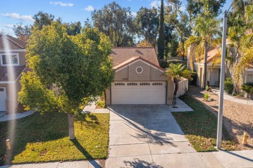 31734 Calle Novelda, Temecula CA  92592-3745 exterior