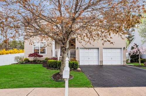 45 Enclosure Dr, Morganville NJ  07751-1807 exterior