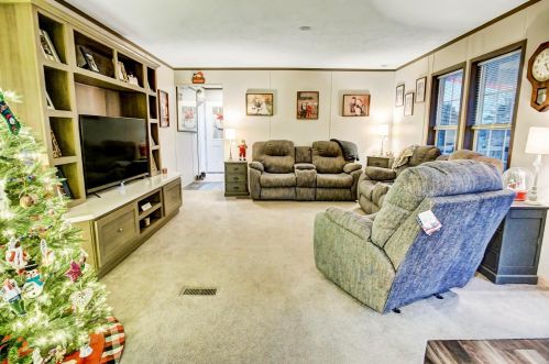 4795 Snowdrift Ln, Zanesville OH  43701-7098 exterior