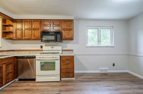 21 Carl Ln, Gibsonia PA  15044-7835 exterior