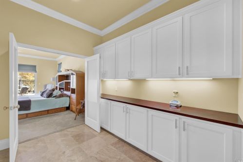 3959 Skyhawk Ln, Vacaville CA  95688-9516 exterior