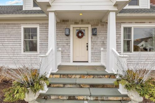46 Cook Rd, Stamford, CT 06902-7706