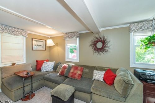 21 Lagoon Trl, Kinnelon NJ  07405-3310 exterior